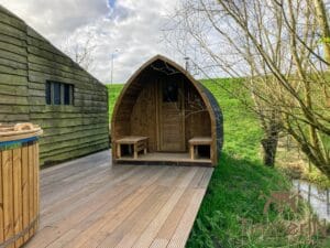 Wood heated hot tub (3)