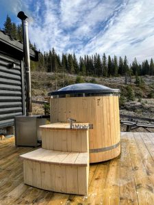 Wooden fiberglass ofuro hot tub for two 3 scaled